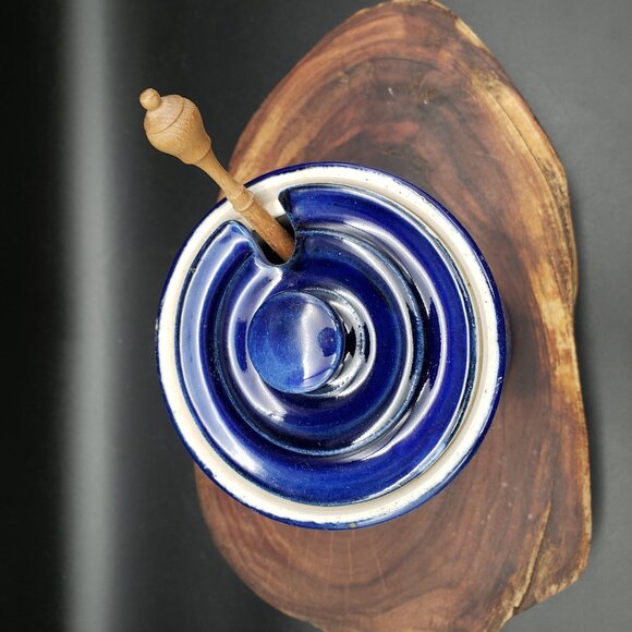 Studio Pottery “Apex II” Cobalt Blue Honey Keeper with Lid & Wooden Dipper - Picture 5 of 10